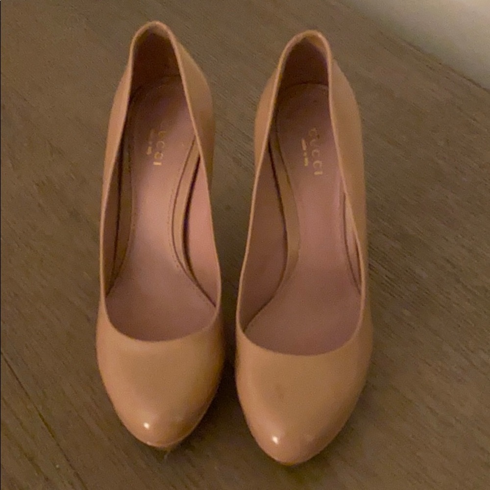 Gucci pumps